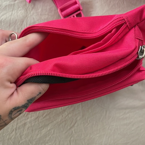 Everest Fanny Pack - Picture 2 of 3